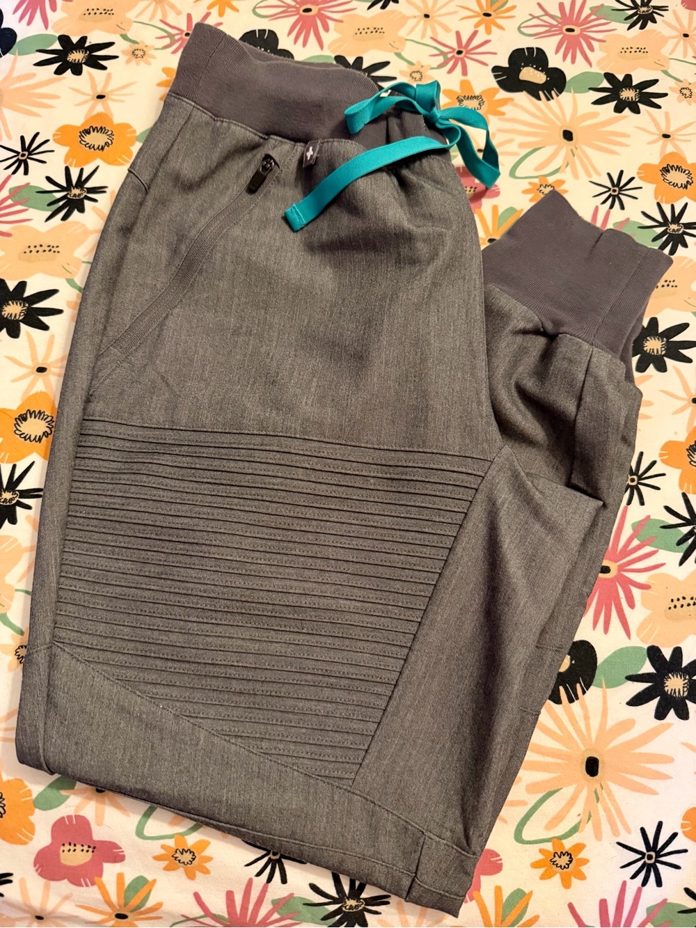 Figs Graphite Esteli joggers size small